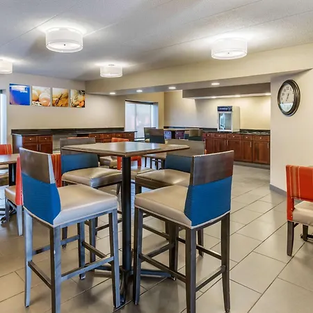 Comfort Inn Grand Rapids Airport-3