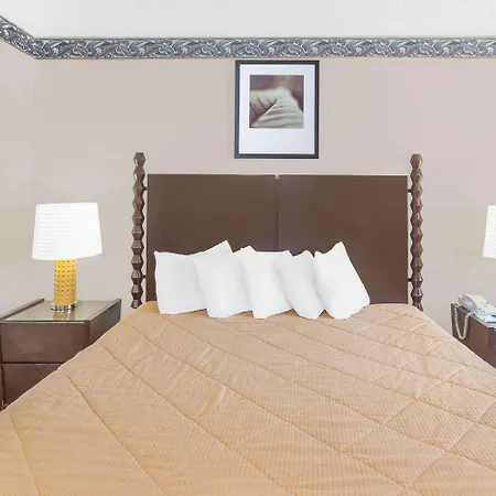 Days Inn By Wyndham Fresno Central-3