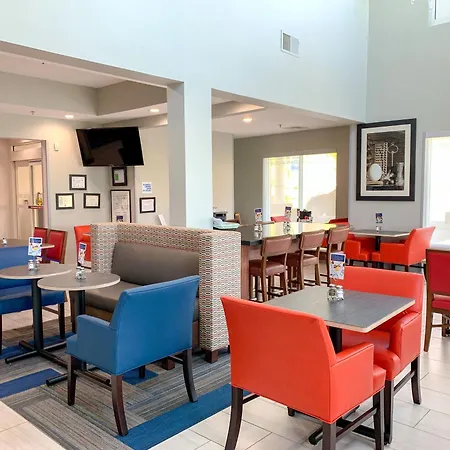 Holiday Inn Express & Suites Lexington Downtown Area-Keeneland By Ihg-2