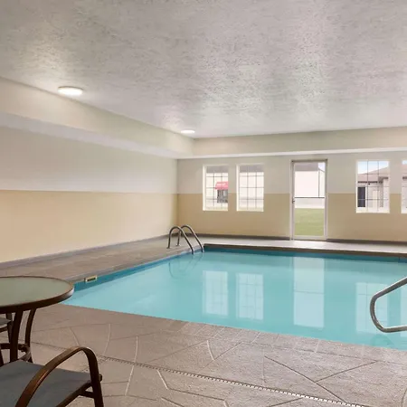 Microtel Inn & Suites Lincoln-3