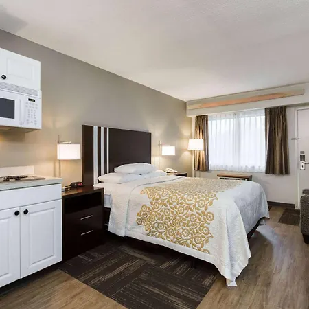 Days Inn By Wyndham Harrisburg North-2