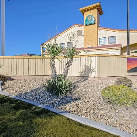 La Quinta Inn by Wyndham El Paso Cielo Vista-2