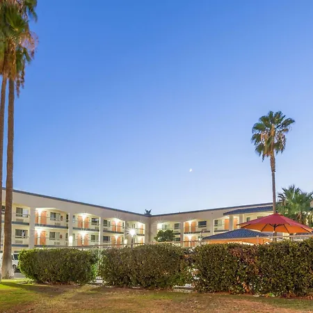 Super 8 By Wyndham Bakersfield/Central-3