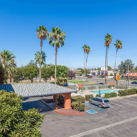 Super 8 By Wyndham Bakersfield/Central-2