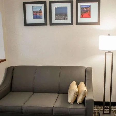 Comfort Suites Portland Southwest-2