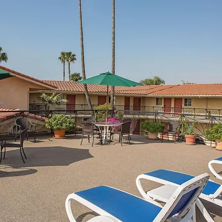 Safari Inn Burbank-Universal, A Coast Hotel-3