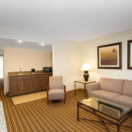 Aksarben Suites Trademark Collection By Wyndham-2