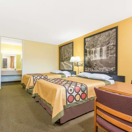 Super 8 By Wyndham Williamsburg-3