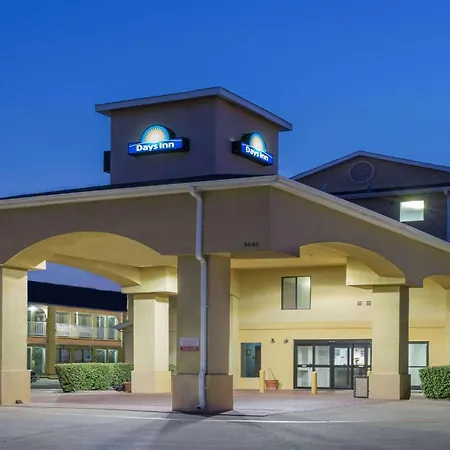 Days Inn By Wyndham Dallas Garland West-2
