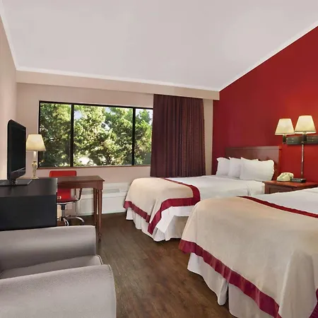 Ramada By Wyndham Torrance-3