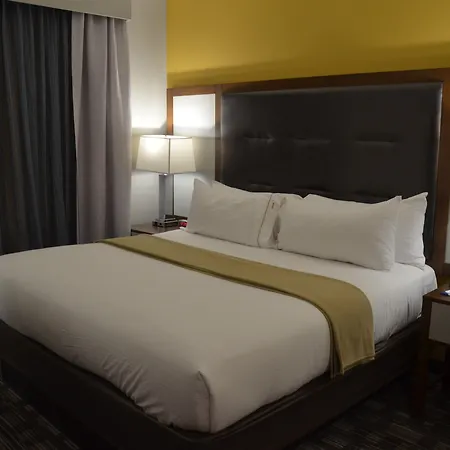 Holiday Inn Express & Suites Albany-3