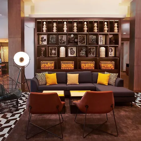 Hampton Inn & Suites Sherman Oaks-3