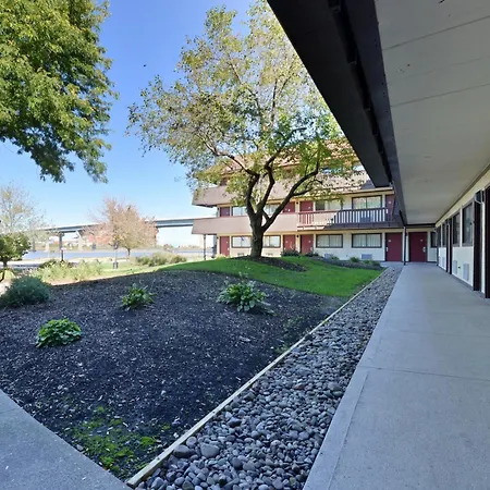 Red Roof Inn Plus+ Secaucus - Meadowlands-3
