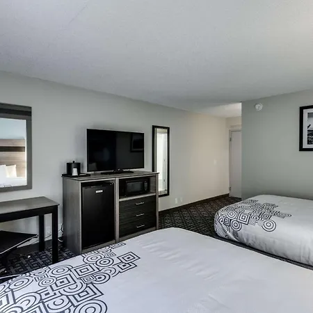Days Inn & Suites By Wyndham Spokane-3