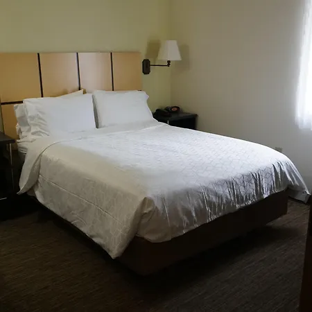 Candlewood Suites Tulsa-2