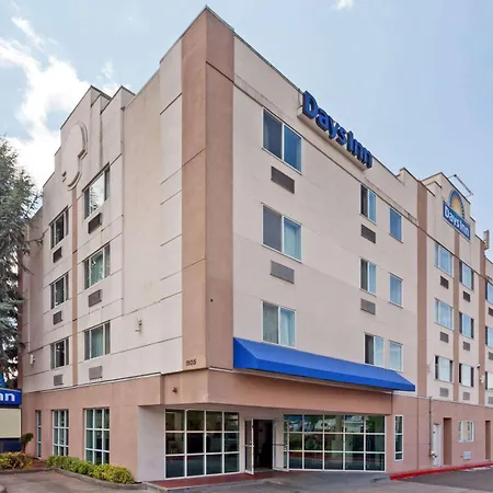 Days Inn By Wyndham Seatac Airport-2