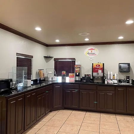 Super 8 By Wyndham Amarillo Central Tx-3