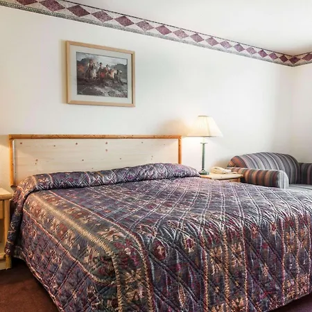 Rodeway Inn & Suites-3
