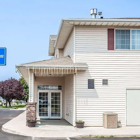 Rodeway Inn & Suites-2