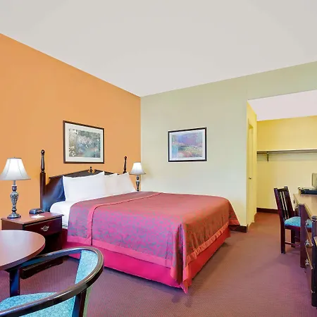 Days Inn By Wyndham Waynesboro-2