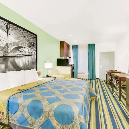 Super 8 By Wyndham Cotulla Tx-2