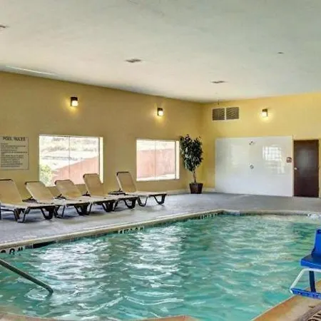 Comfort Suites-3
