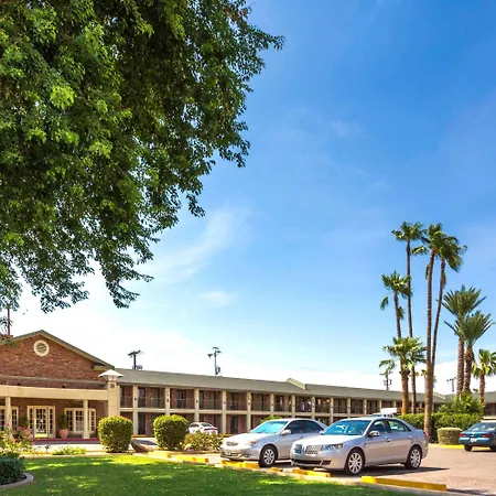 Howard Johnson By Wyndham Scottsdale Old Town-2