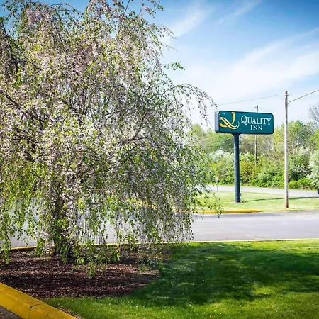 Quality Inn New Columbia-Lewisburg-3