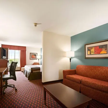 Wingate By Wyndham San Marcos-3