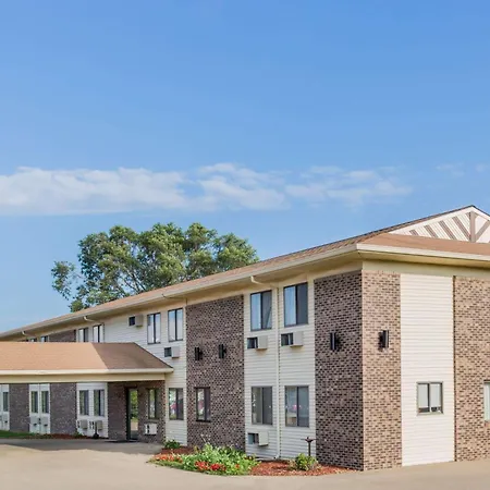 Super 8 By Wyndham Madison-2