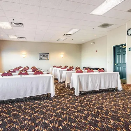 Clarion Suites At The Alliant Energy Center-2