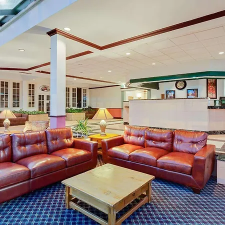 Days Inn By Wyndham Bay City-2