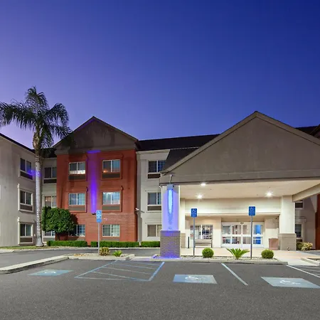 Holiday Inn Express & Suites - Tulare By Ihg-3