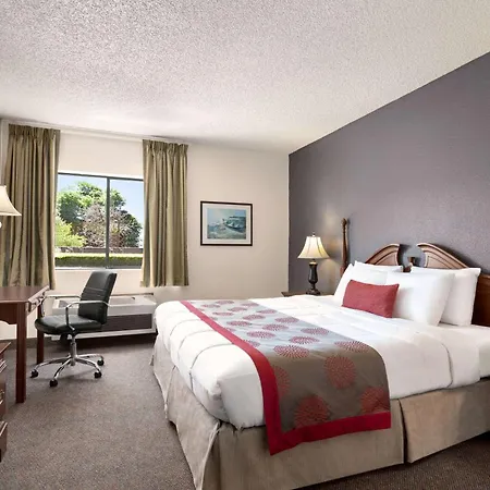 Ramada By Wyndham Arcata-3