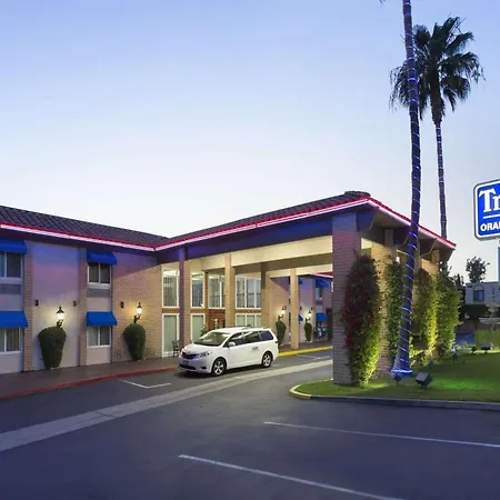 Travelodge By Wyndham Orange County Airport/ Costa Mesa-3