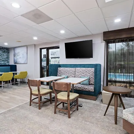 Hampton Inn Perry-2