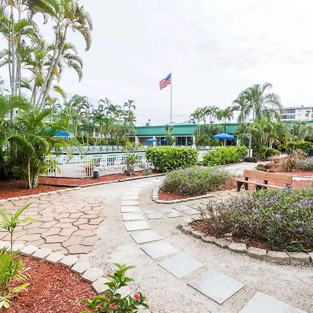 Wyndham Garden Fort Myers Beach-3