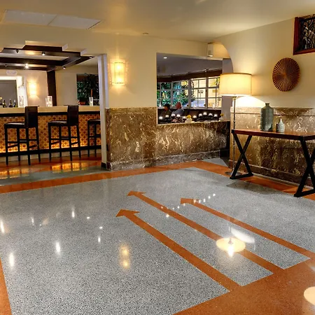 Essex House Hotel-2
