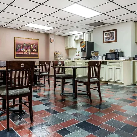 Quality Inn & Suites Binghamton Vestal-2