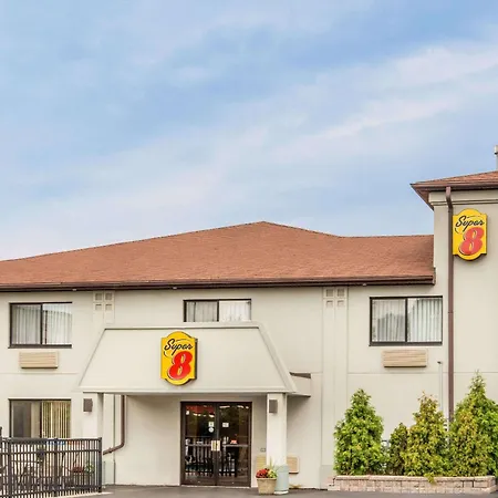 Super 8 By Wyndham Niagara Falls-3