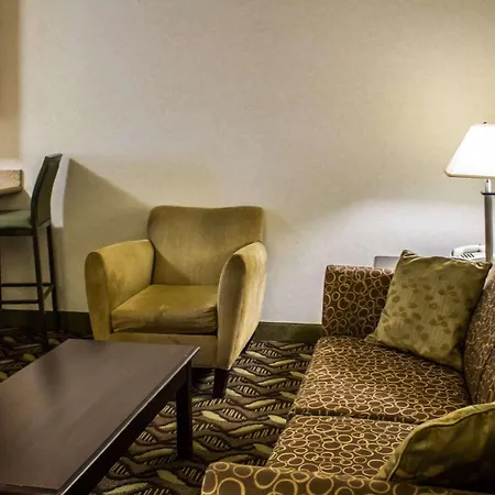 Quality Inn & Suites-3