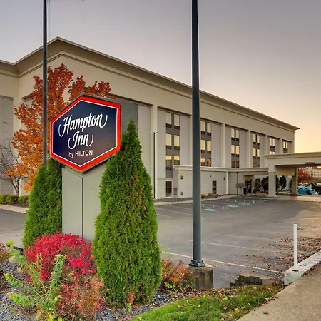 Hampton Inn Springfield-3