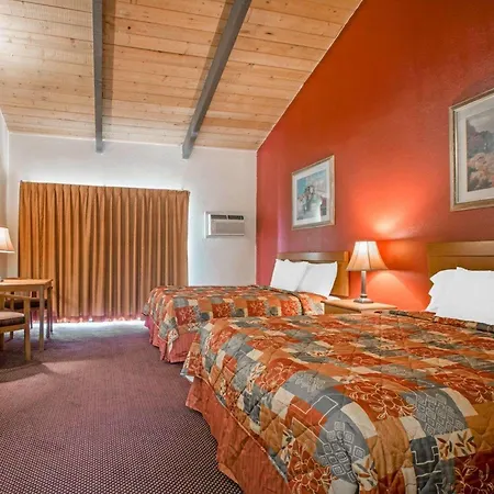 Rodeway Inn Fallbrook Downtown-2