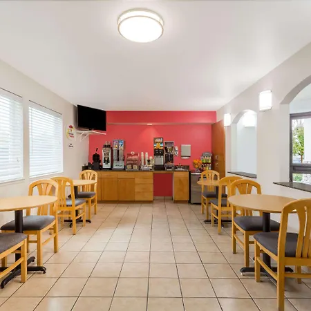 Super 8 By Wyndham Cloverdale Wine Country-3