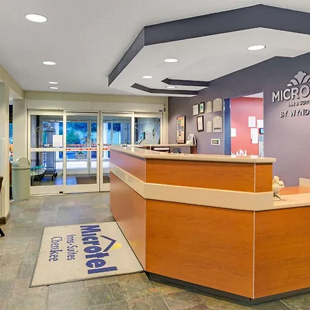 Microtel Inn & Suites By Wyndham Cherokee-2