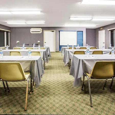 Travelodge By Wyndham Turlock-3