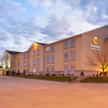 Comfort Inn & Suites Near Route 66-2