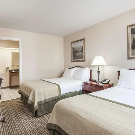 Baymont By Wyndham Hickory-2