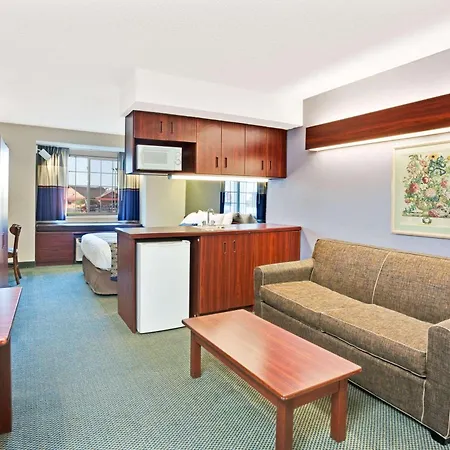 Microtel Inn & Suites By Wyndham Detroit Roseville-3