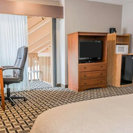Quality Inn Grand Rapids North-2